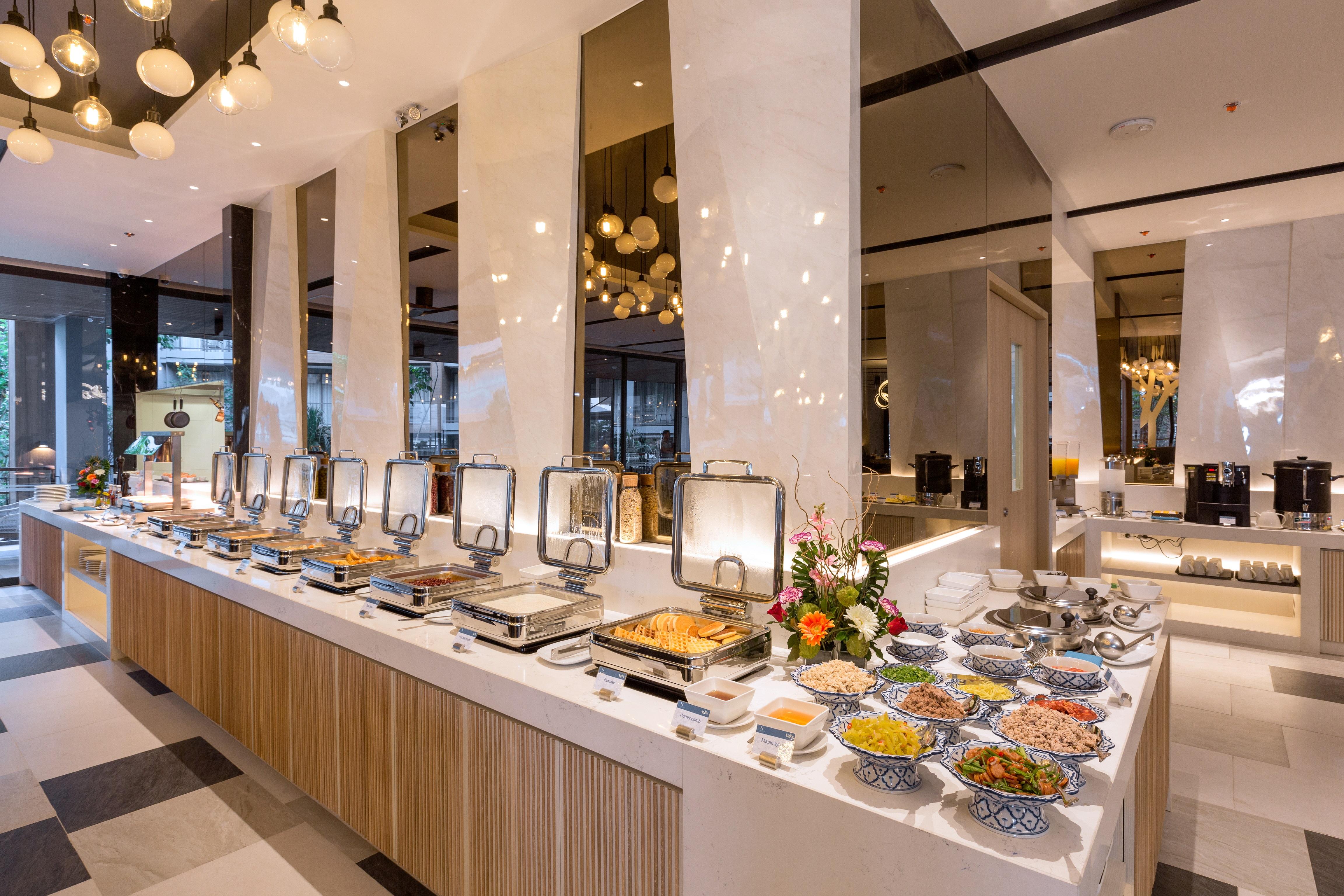 The Nature Phuket - Sha Extra Plus Luaran gambar A buffet at a hotel